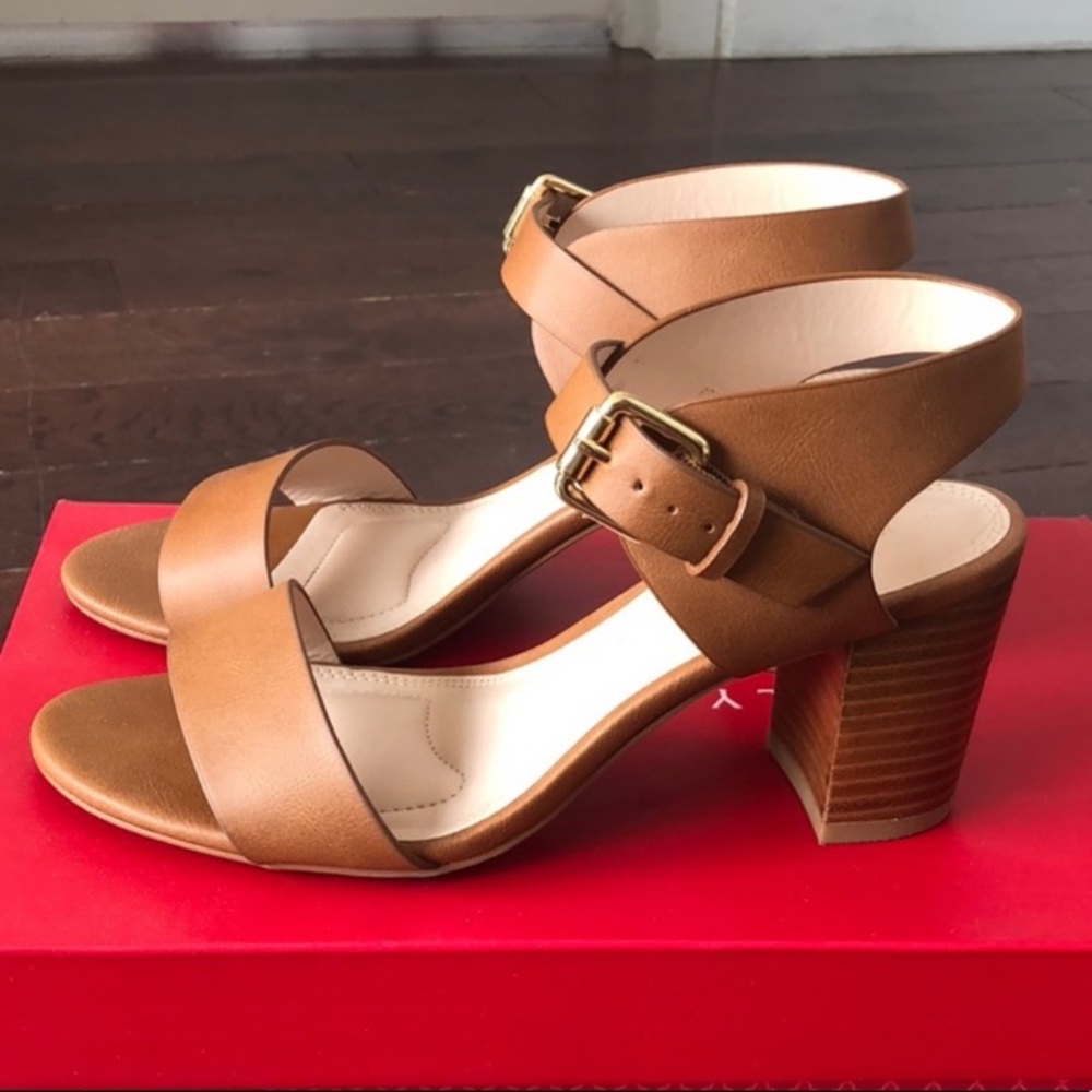 Kelly & Katie Frilisa Sandal